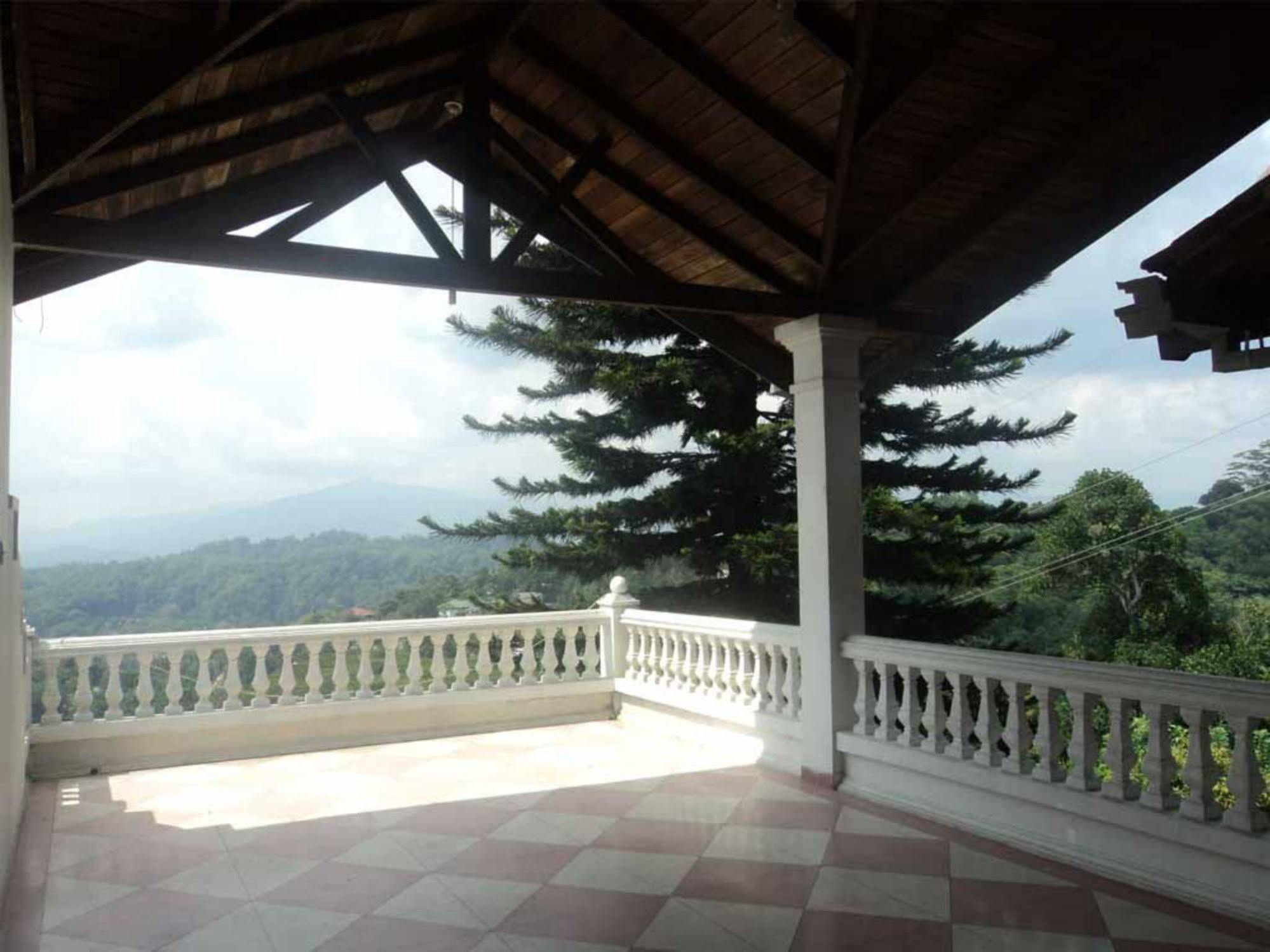 Alcam Holiday Home Канди Екстериор снимка